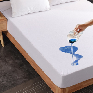 Protector de colchón impermeable de tela de rizo Venta caliente 80% algodón 20% tejido de tela de rizo laminado con protector de colchón impermeable de TPU